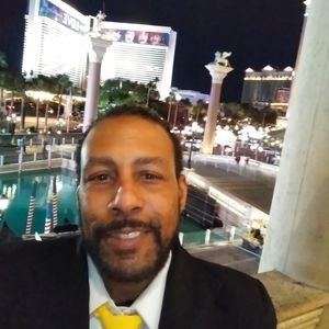 Meet your Posher, Derrick